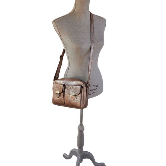 Fossil Riley Metallic Crossbody Bag Silver Foil Leather Camera Style Chic - Picture 12 of 12